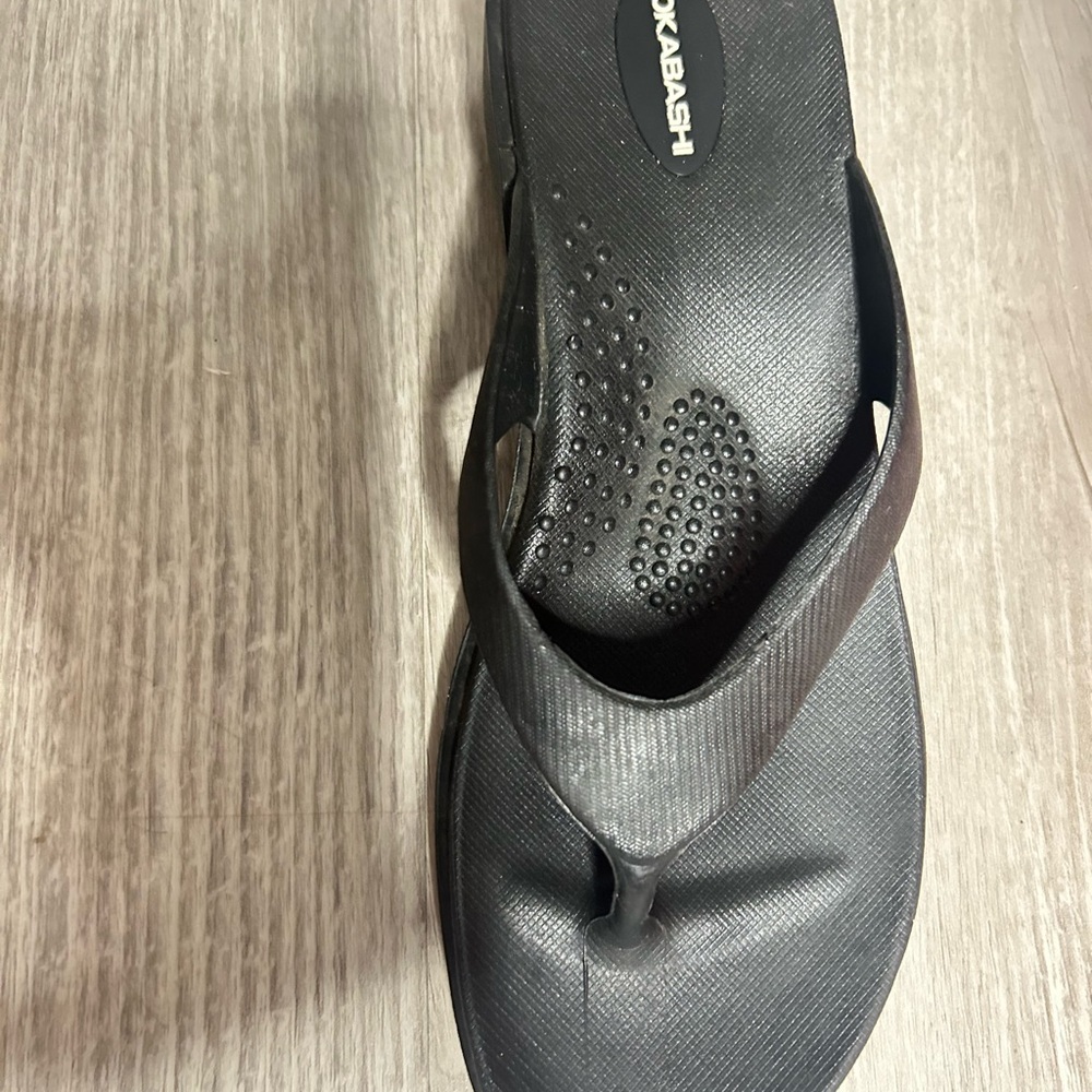 Okabashi Black Sandals with Cushioned Strap and Contoured Footbed - Picture 6 of 7